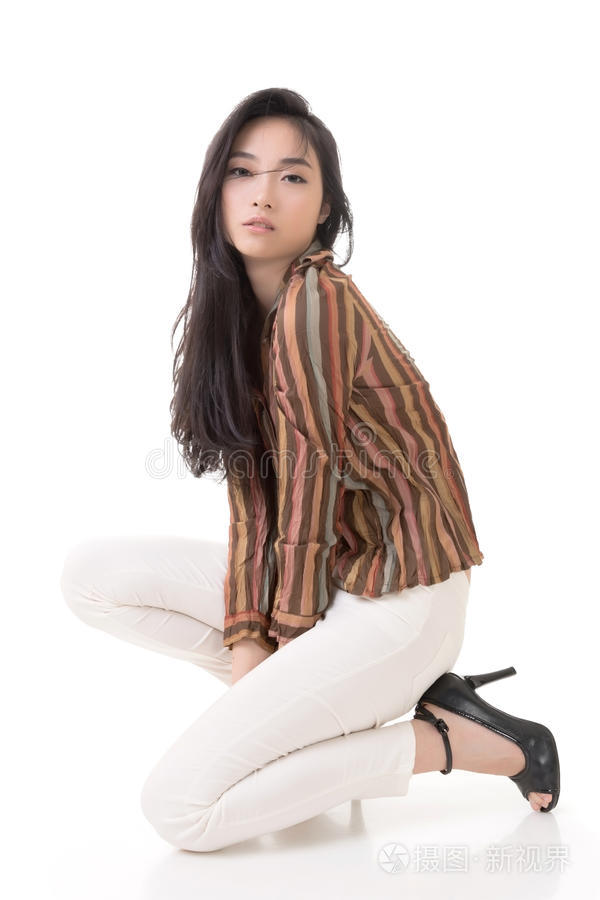 222间房主播跳舞 手枪与玫瑰